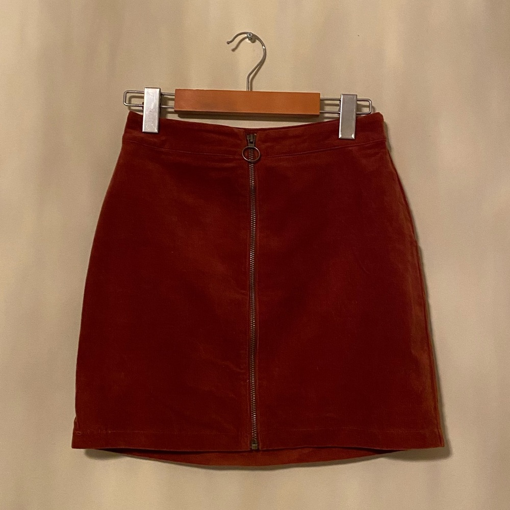 NWOT 💕 F21 zippier skirt